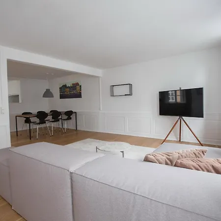 Apartment Beautiful 2-bed In Location